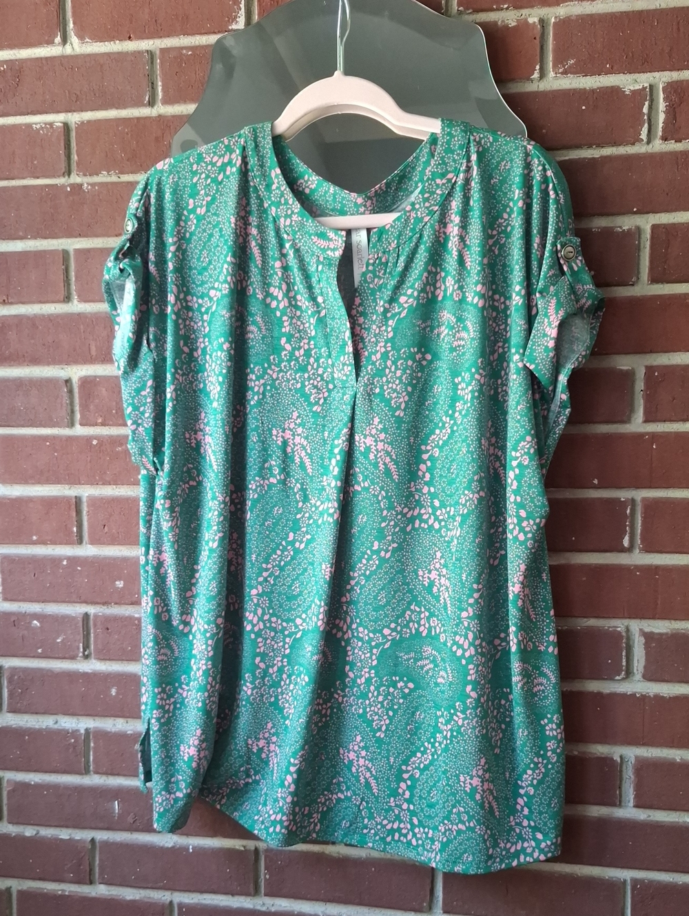 Dear Scarlett Green & Pink Floral Blouse, Short Sleeve with Button Tab, 2x, NWT